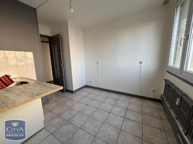 Location Appartement 4 pièces 69m² MACON 71000
