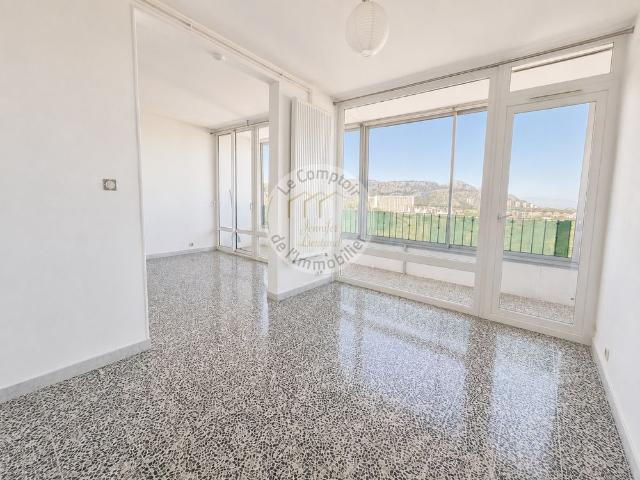 Location Appartement 4 pièces 69m² MARSEILLE 9ème