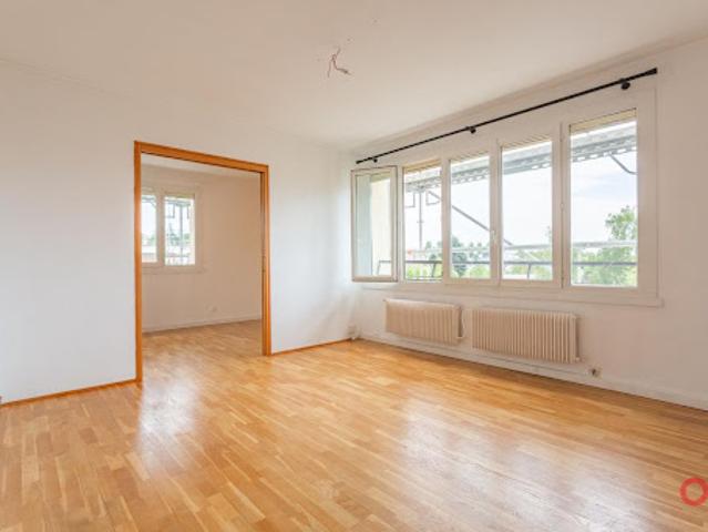 Location Appartement 4 pièces 73.26 m2 Sainte genevieve des bois