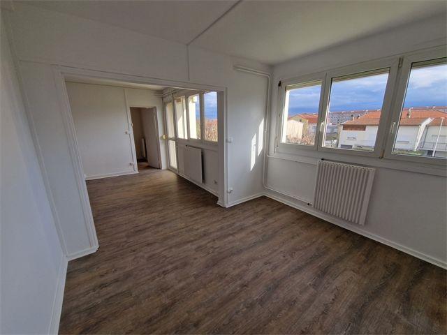 Location Appartement 4 pièces 73m²