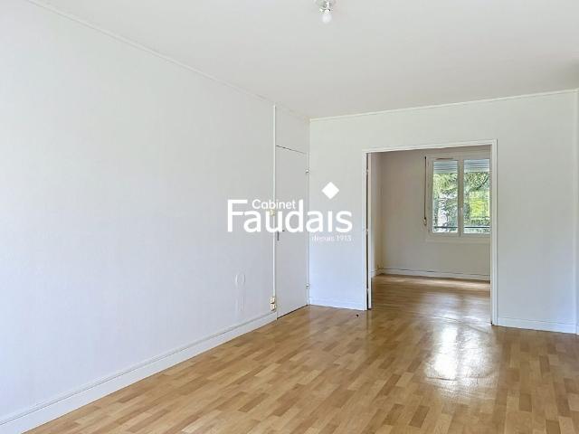 Location Appartement 4 pièces 73m² ST LO 50000