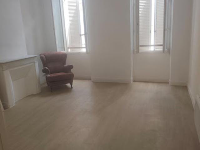 Location Appartement 4 pièces 70.21 m2 Marseille 3ème