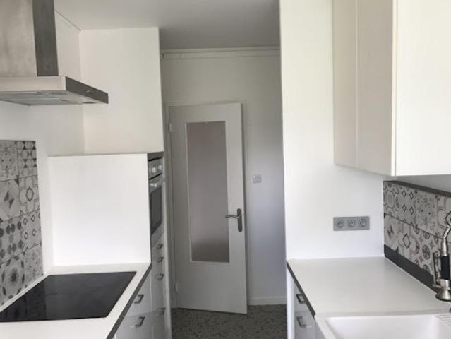 Location Appartement 4 pièces 70 m2 Saint Genis Laval