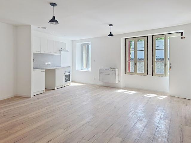 Location Appartement 4 pièces 71.82 m2 Figeac