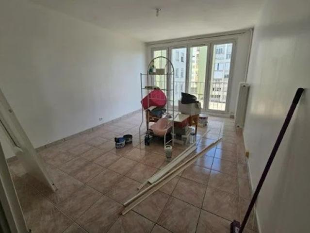Location Appartement 4 pièces 71 m2 La source