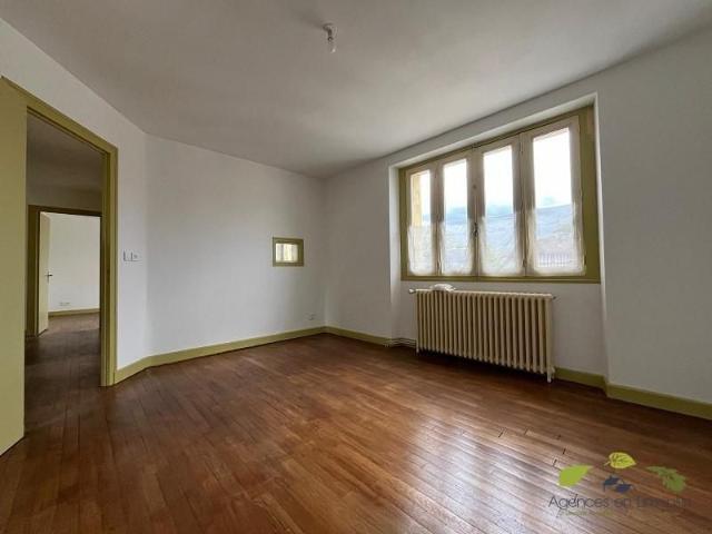 Location Appartement 4 pièces 71m² ST LEONARD DE NOBLAT 87400