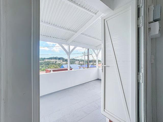 Location Appartement 4 pièces 72 m2 Fort de france