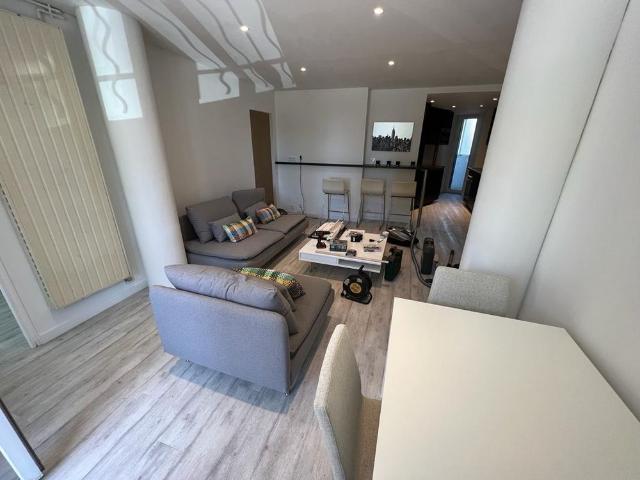 Location Appartement 4 pièces 72m² MARSEILLE 5ème