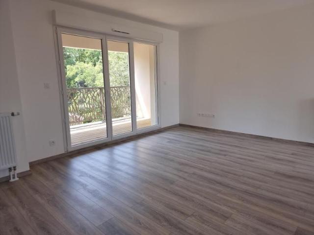 Location Appartement 4 pièces 72m² NOTRE DAME D OE 37390