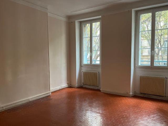 Location Appartement 4 pièces 77 m2 Marseille 7ème