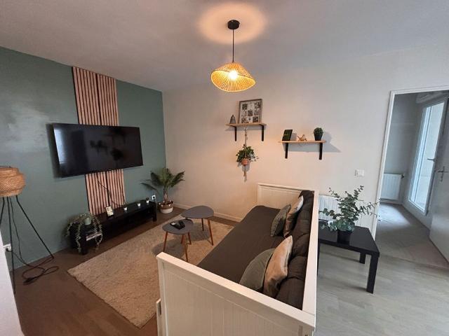 Location Appartement 4 pièces 77m²