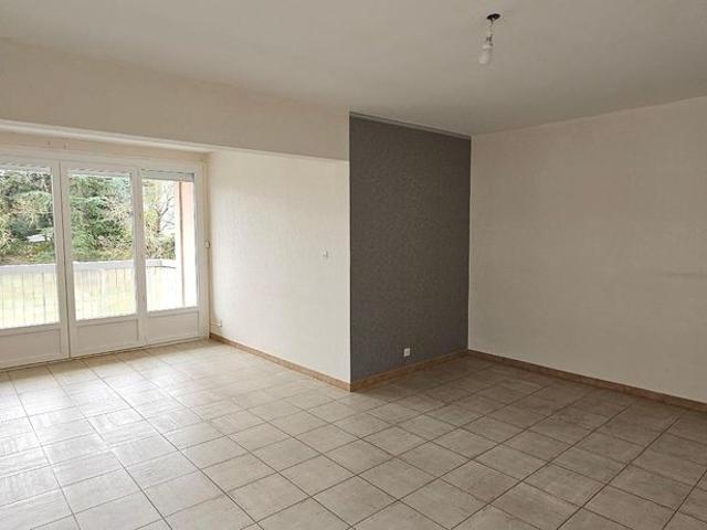 Location Appartement 4 pièces 77m² PRIVAS 07000
