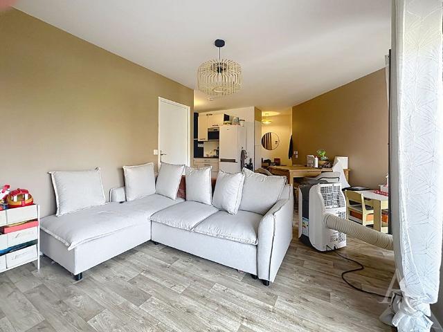 Location appartement 4 pièces, 74.80m², Mantes la Ville