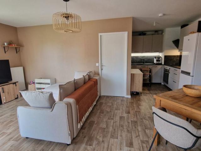 Location appartement 4 pièces, 74.80m², Mantes la Ville