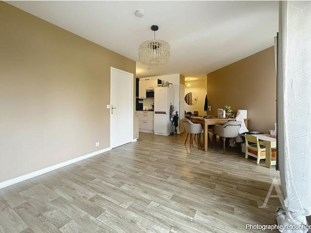 Location appartement 4 pièces, 74.80m², Mantes la Ville