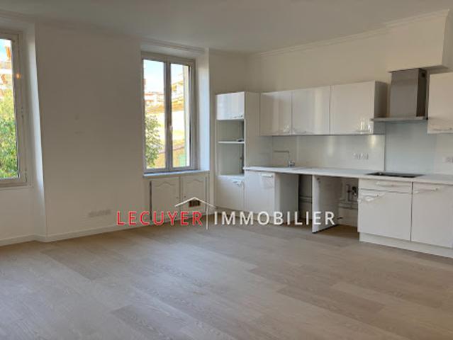 Location Appartement 4 pièces 74.17 m2 Cannes
