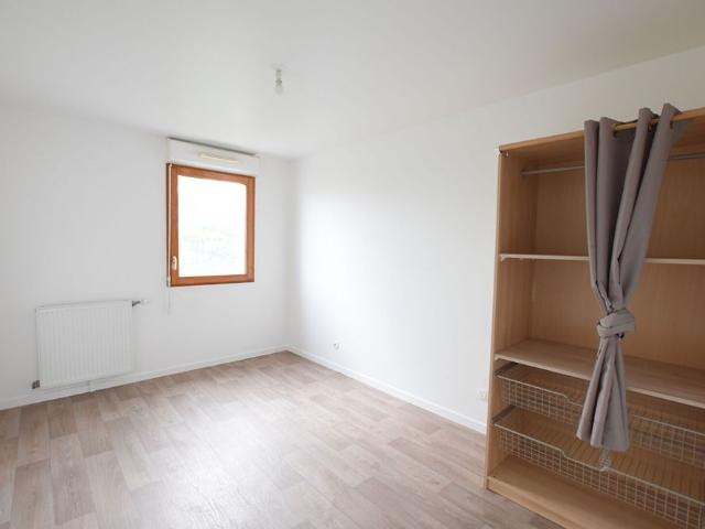 Location appartement 4 pièces, 74.26m², Cergy