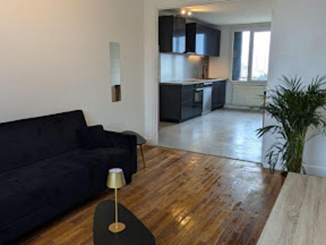 Location Appartement 4 pièces 74 m2 Lyon 8ème