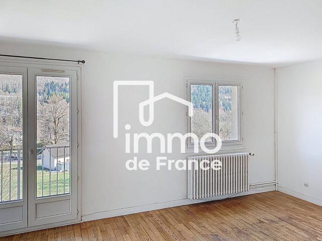 Location appartement 4 pièces 74 m² à Septmoncel 39310 760 € / mois CC