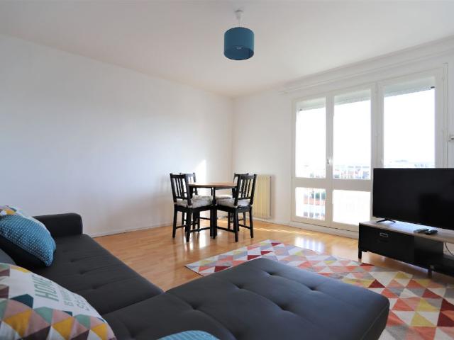Location Appartement 4 pièces 74m²