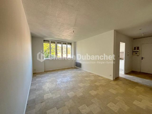 Location Appartement 4 pièces 74m²