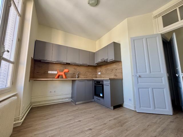 Location Appartement 4 pièces 74m² CLERMONT FERRAND 63000