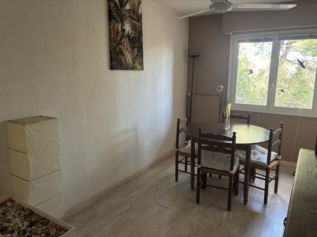 Location Appartement 4 pièces 74m² MONTPELLIER 34000