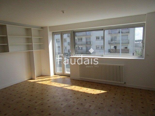 Location Appartement 4 pièces 74m² ST LO 50000