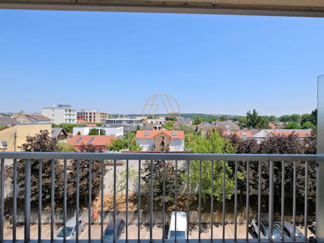 Location Appartement 4 pièces 75.96 m2 La Varenne Saint Hilaire