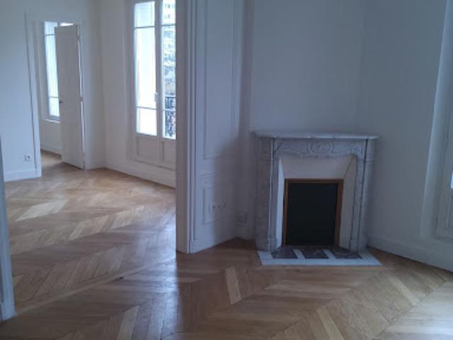 Location Appartement 4 pièces 75 m2 Courbevoie