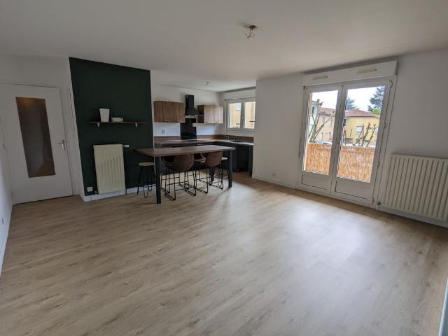 Location Appartement 4 pièces 75m² LA TALAUDIERE 42350