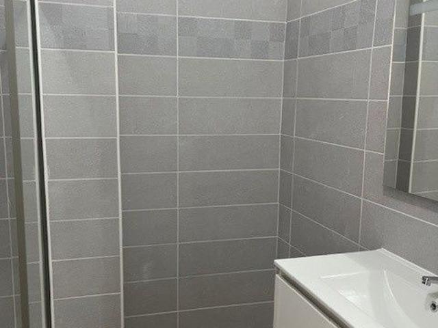 Location Appartement 4 pièces 75m² PETIT BOURG 97170
