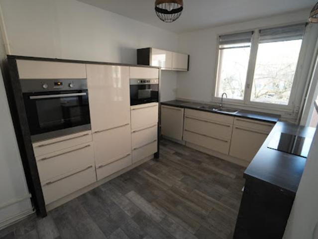 Location Appartement 4 pièces 76.7 m2 Chenove