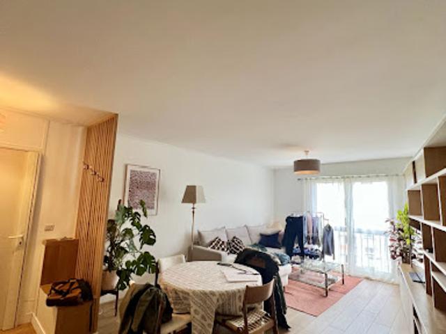 Location Appartement 4 pièces 76.81 m2 Vanves