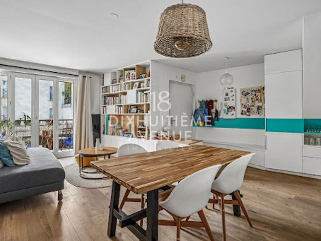 Location Appartement 4 pièces 76.13 m2 Paris 18ème