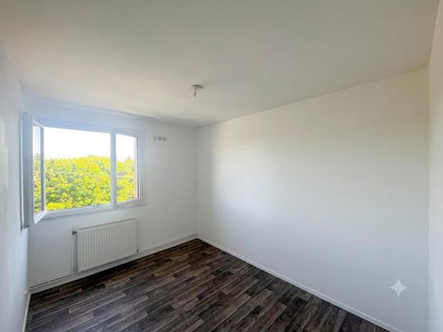 Location Appartement 4 pièces 76.27 m2 Persan