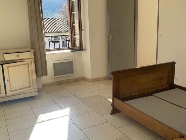 Location appartement 4 pièces 76 m² Saint Amans Valtoret 81240