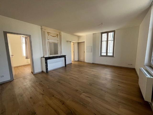 Location Appartement 4 pièces 76m²