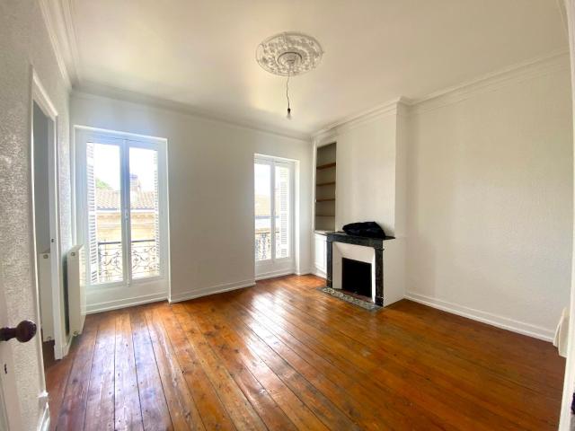 Location Appartement 4 pièces 76m² BORDEAUX 33000
