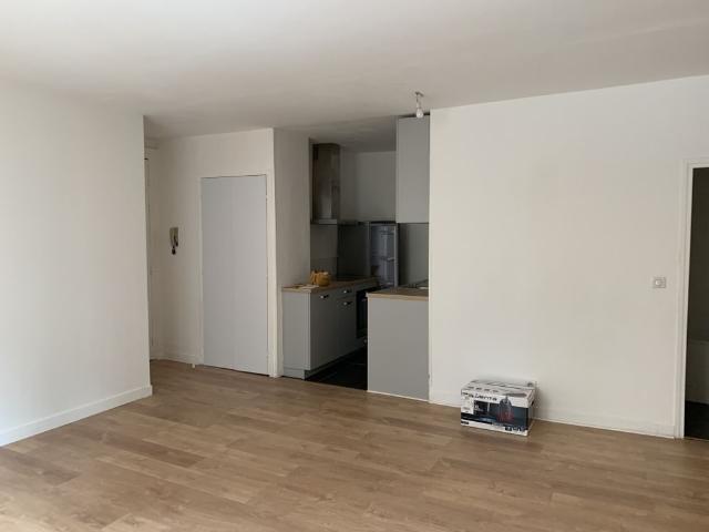 Location Appartement 4 pièces 76m² BORDEAUX 33000