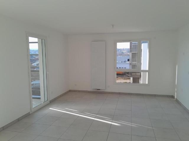 Location Appartement 4 pièces 76m² MEYTHET 74960