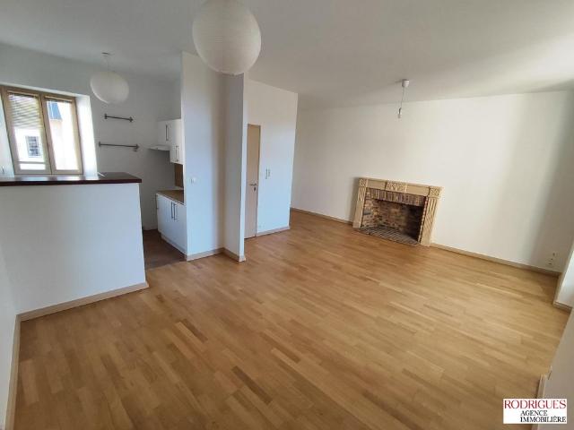 Location Appartement 4 pièces 76m² POITIERS 86000