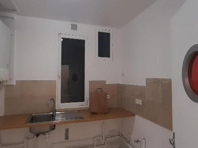 Location Appartement 4 pièces 76m² PARIS 7ème