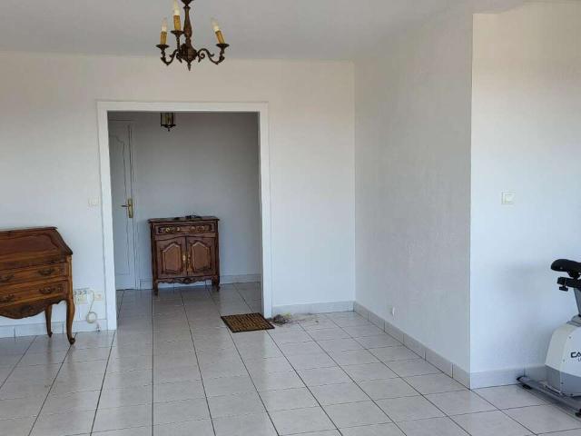 Location appartement 4 pièces 78 m² Salon de Provence 13300