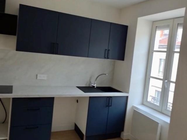 Location Appartement 4 pièces 78m² LYON 6ème
