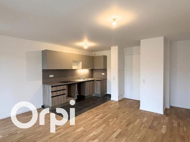 Location Appartement 4 pièces 79.4 m2 Elancourt
