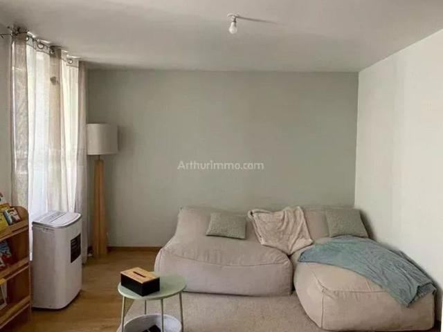 Location Appartement 4 pièces 79 m2 à Saint Chef