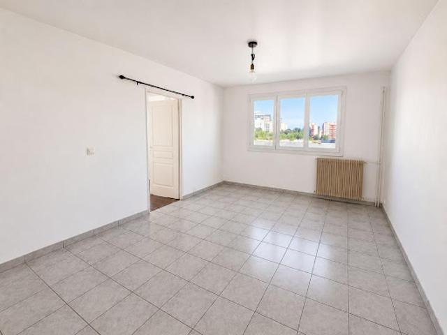Location Appartement 4 pièces 79.9 m2 Montigny les cormeilles