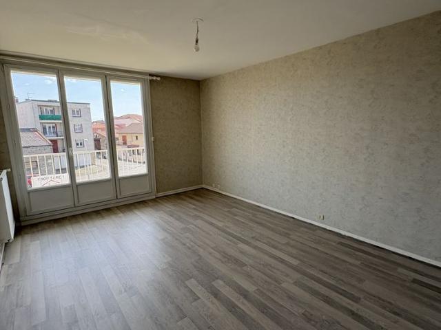 Location Appartement 4 pièces 79m² GERZAT 63360