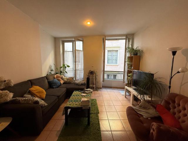 Location Appartement 4 pièces 79m² LYON 1er